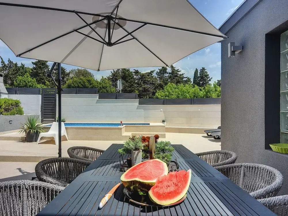 Elegant Villa in Ližnjan with Private Pool