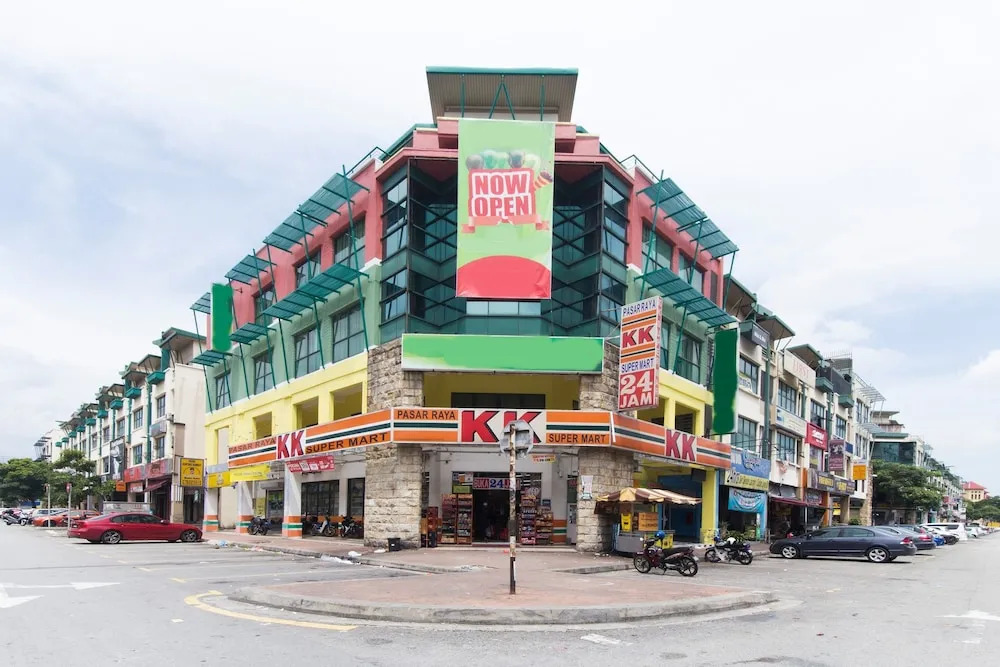 OYO 308 Hotel Sunjoy 9