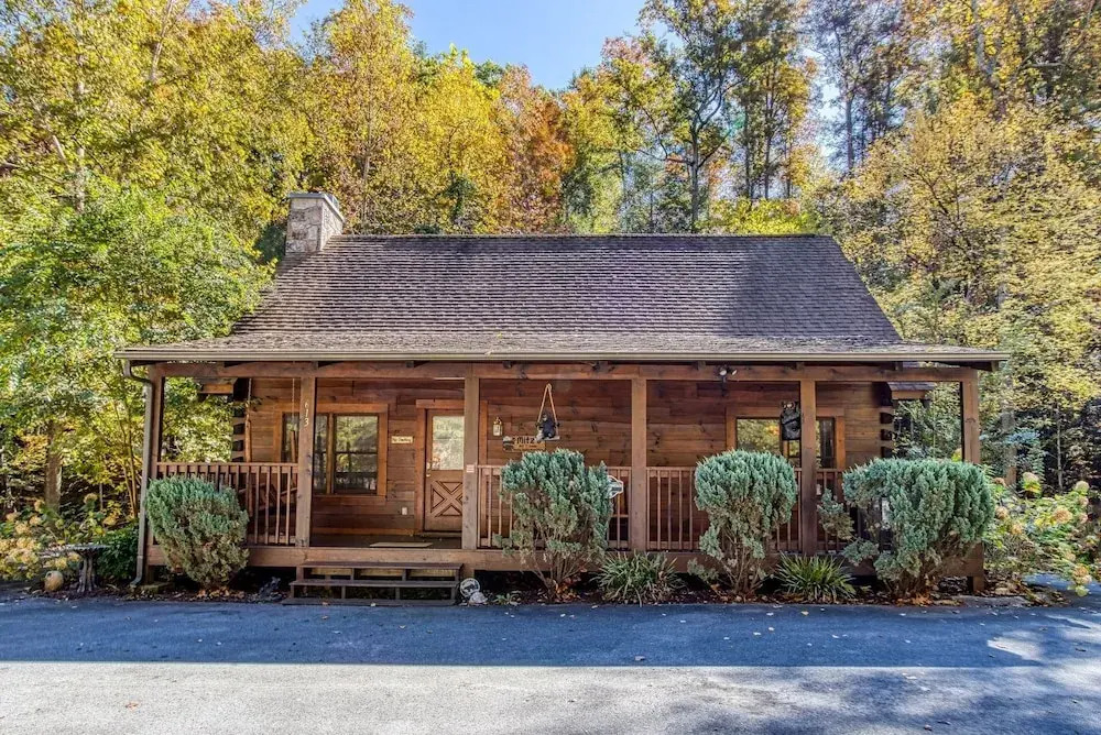 Er 256 - Smoky Mountain Top Great Location - Close To Town! 3 Bedroom Cabin by RedAwning