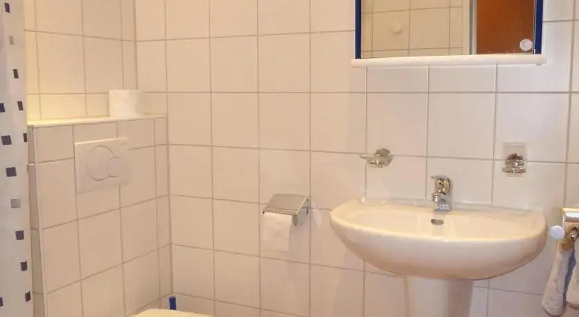 Häusser Apartment+Zimmer