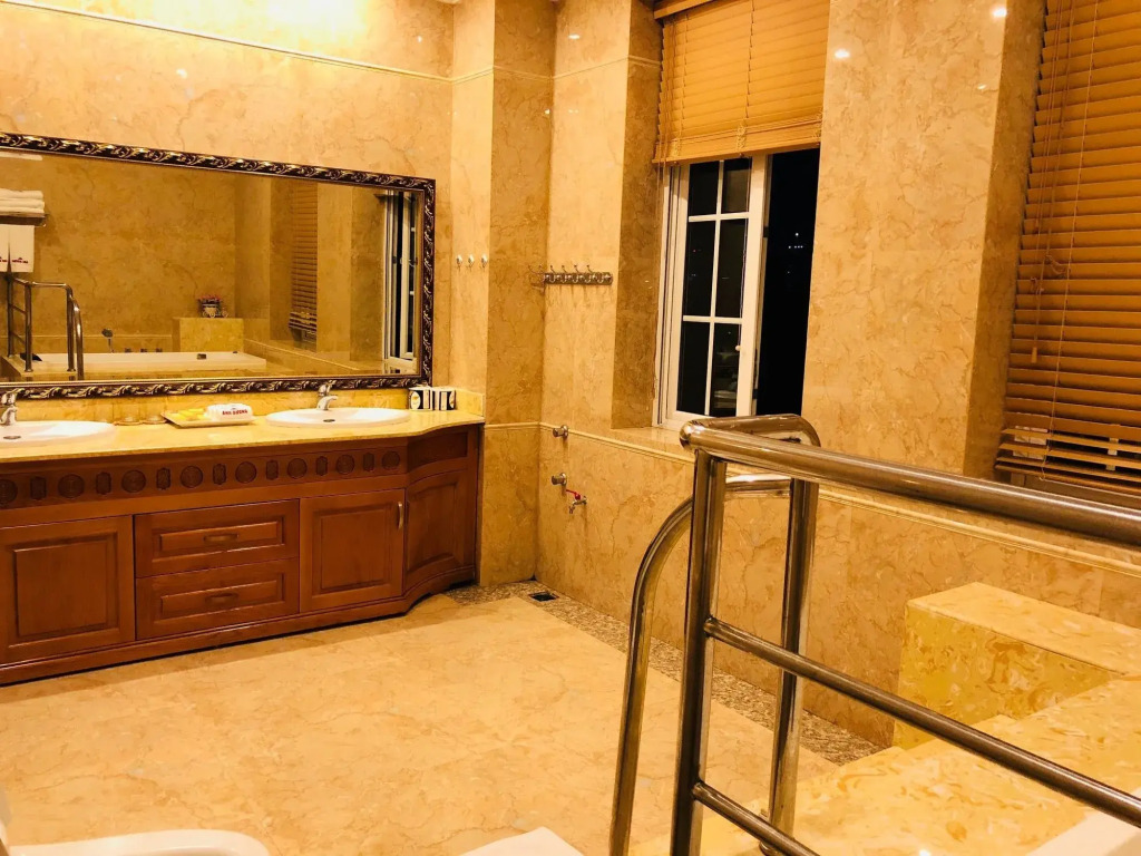 Anh Duong Hotel and Spa