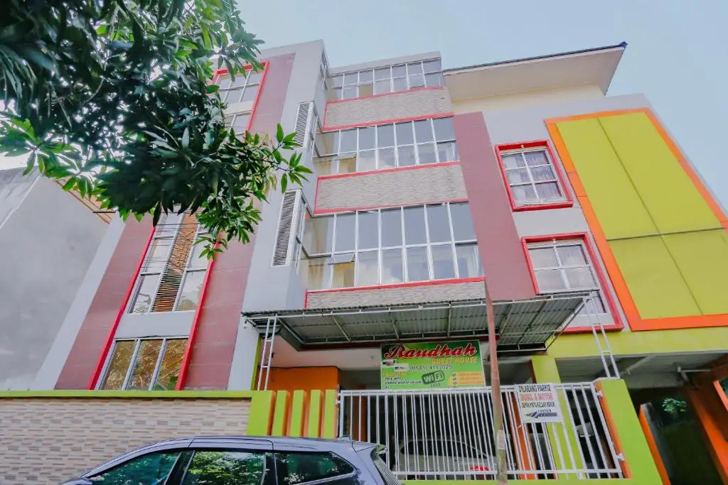 RedDoorz Syariah at Jalan Pramuka
