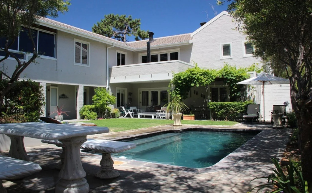 Hermanus Lodge on the Green - Solar Power