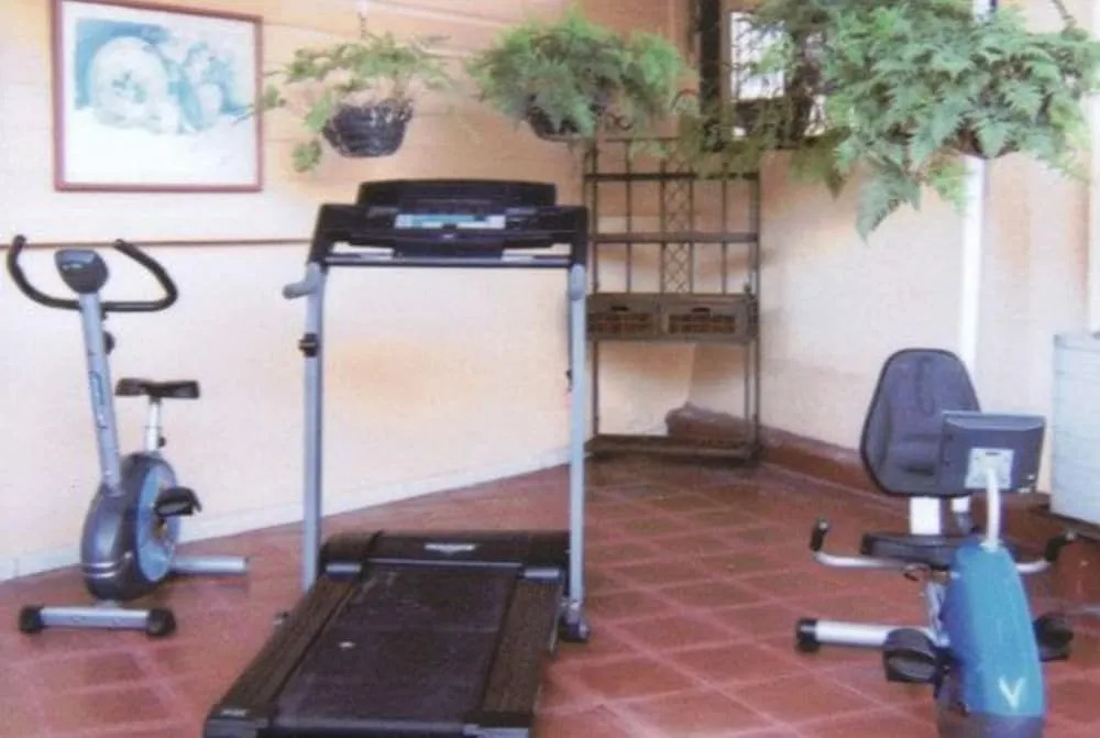 Econo Guest House