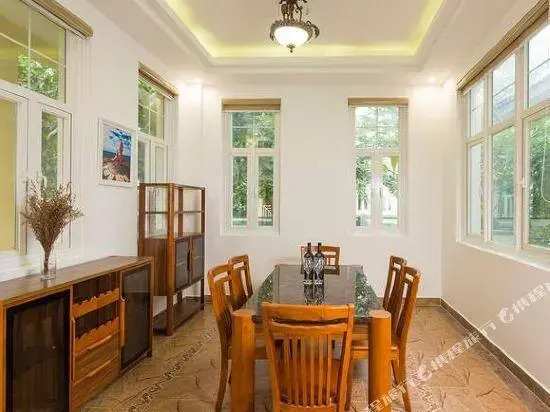 Zhiqingchun Theme Youth Hostel