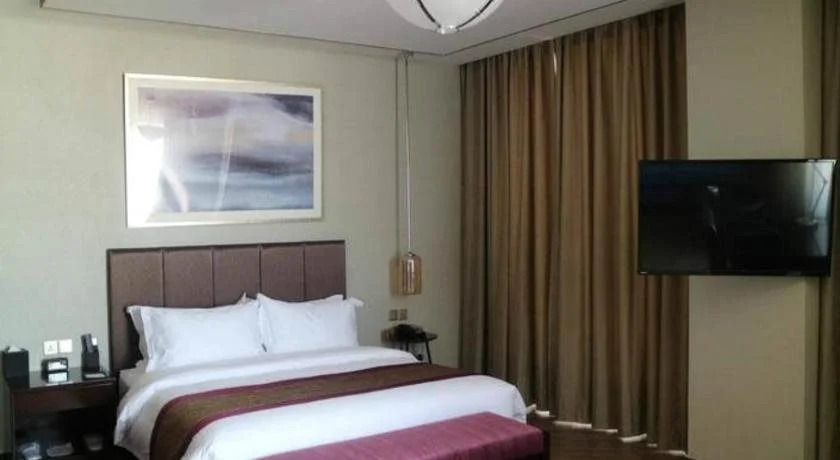 Ruijing New Hualian Hotel
