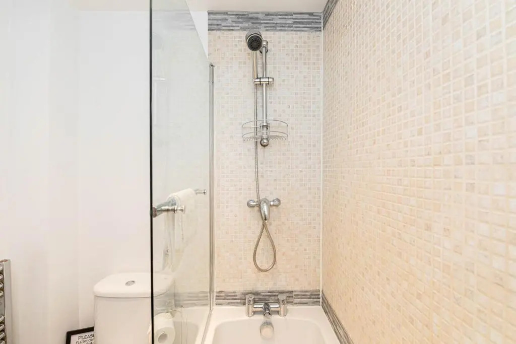 Sleek, Modern and Centrally Located 1bedroom flat with Free WiFi