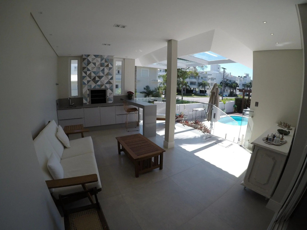 4 bedroom apartment in Jurere Internacional