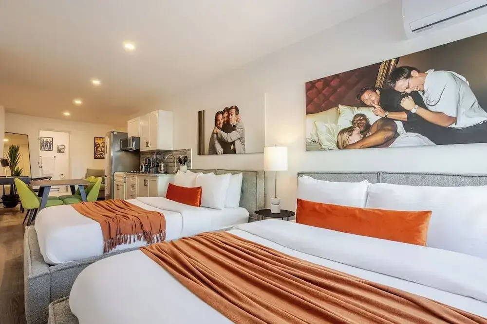 Theatre Hotel by Lodgo