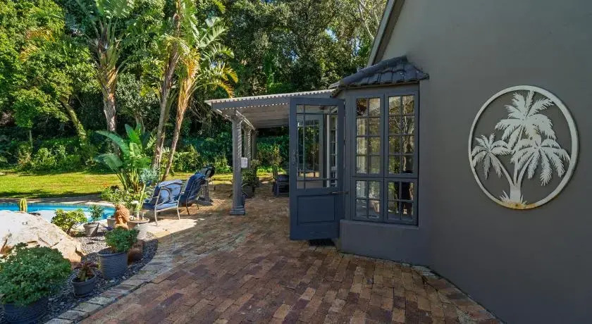 Hout Bay Gem - Elise Way
