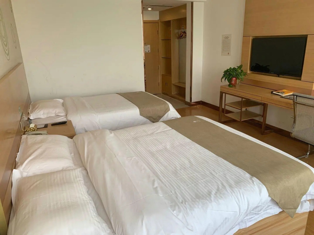 GreenTree Inn Heze Cao County Zhuangzhai Town Eastern Times City Business Hotel