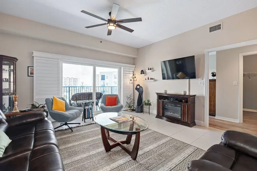 Sunny 3BR Condo Steps to Beach Pool NSB FL