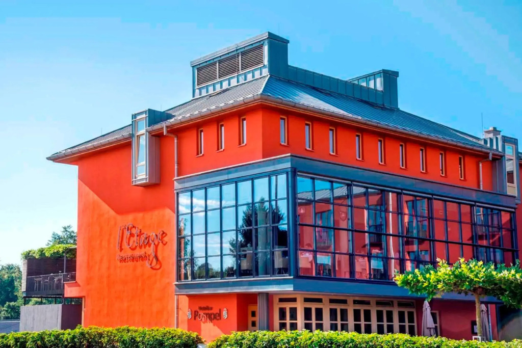 Hotel Simons Plaza
