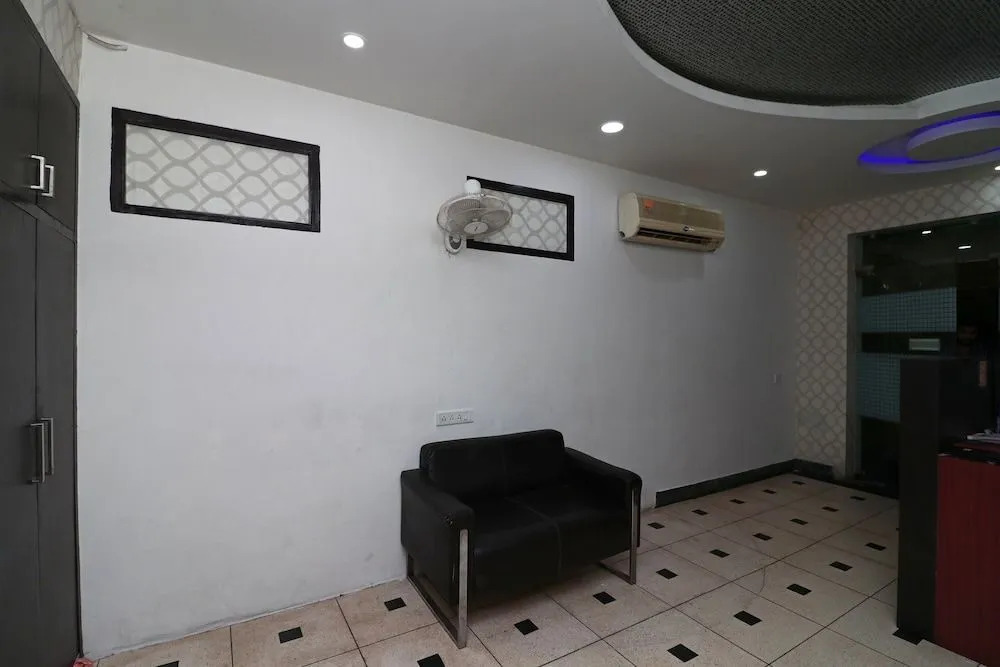 OYO 16499 Hotel Moti Dungri Palace