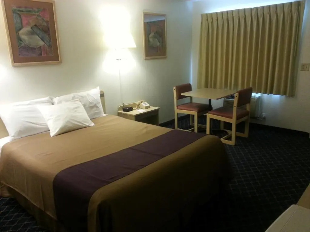 Americas Best Value Inn - Lincoln