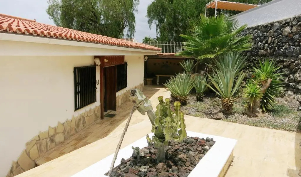 Sunny house with private pool and sea view