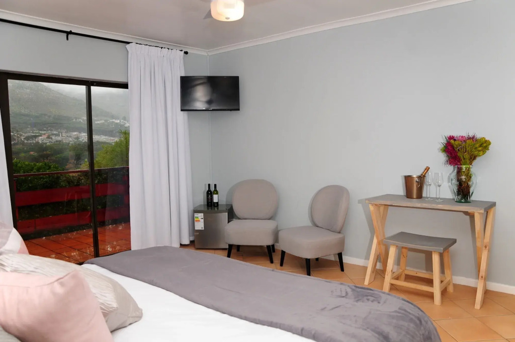 The Salt House Guest House in Hout Bay