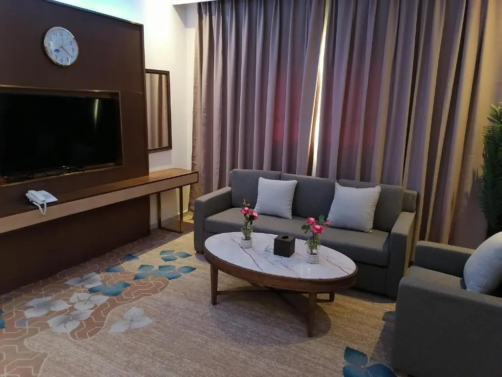 Qasr Alshamal Hotel