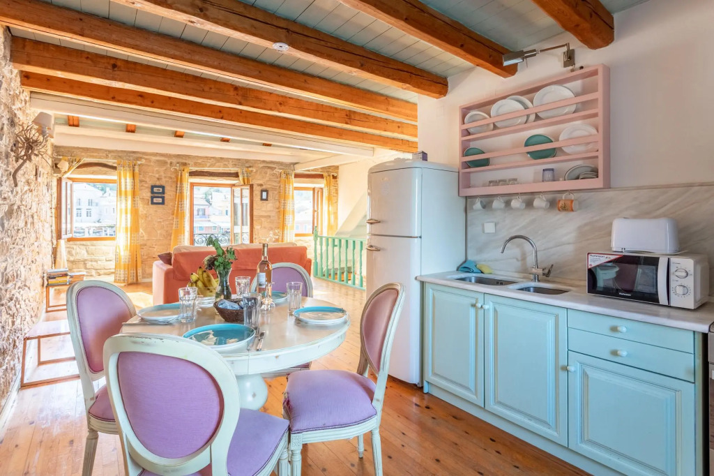 Spiros Jetty House Walk to Beach Sea Views A C Car Not Required - 302