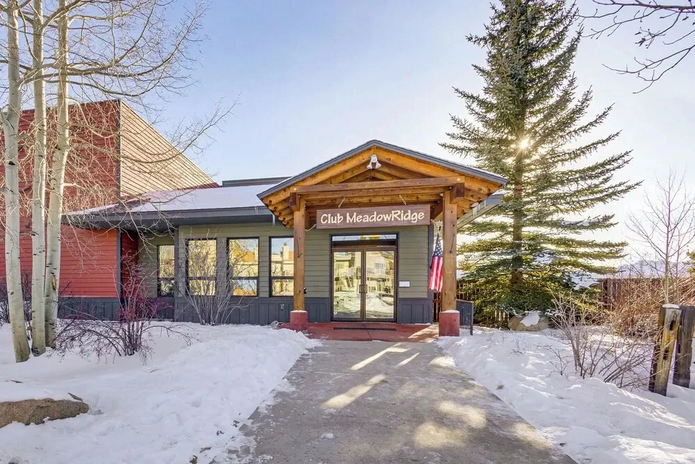 Cozy Condo: Steps to Free Winter Park Shuttle