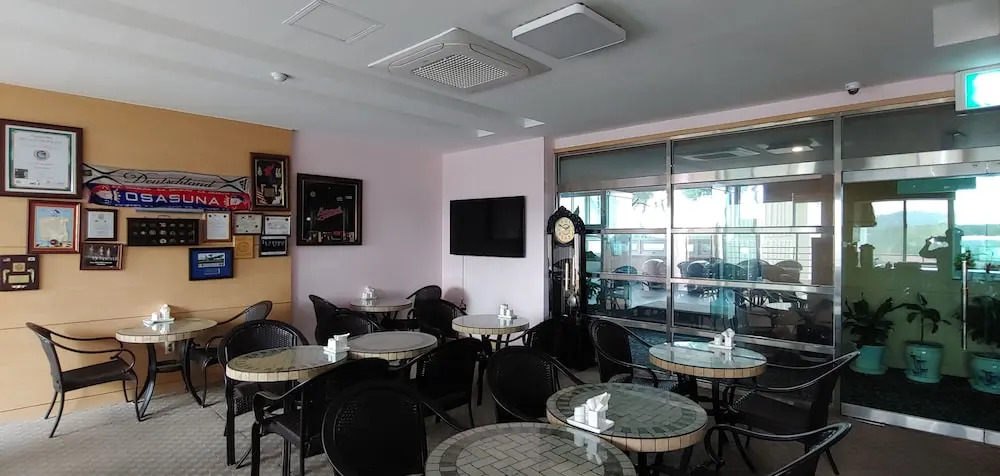 World Tourist Hotel