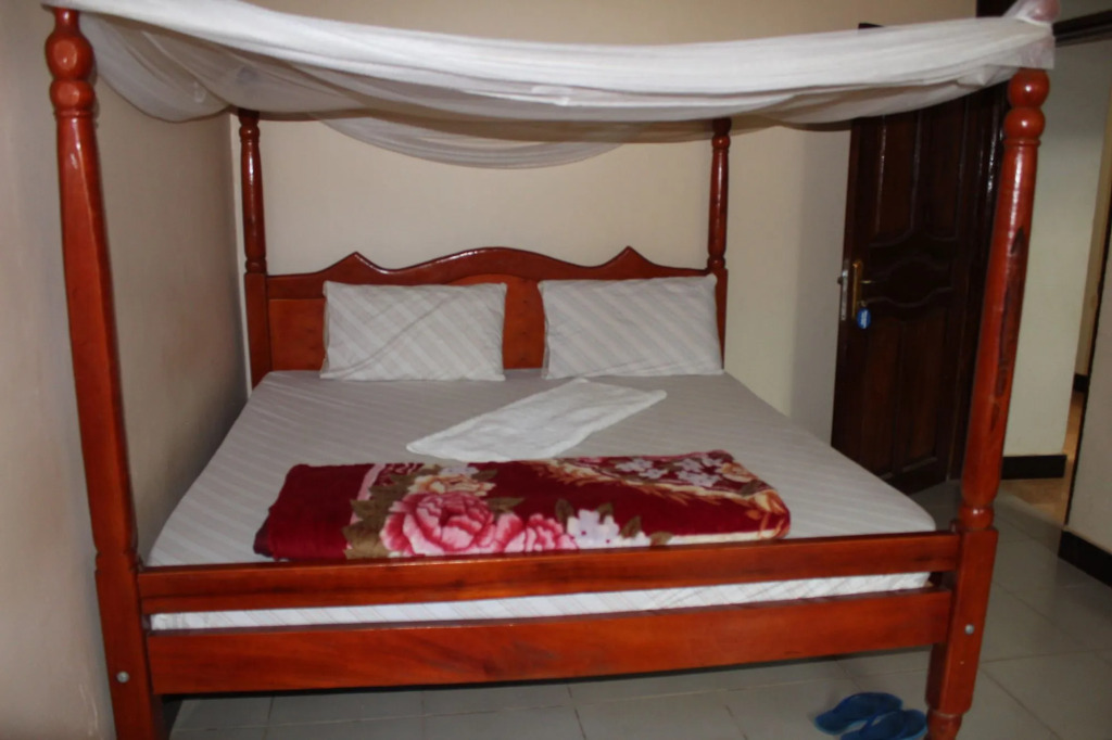 Bwindi Mgahinga Guest House