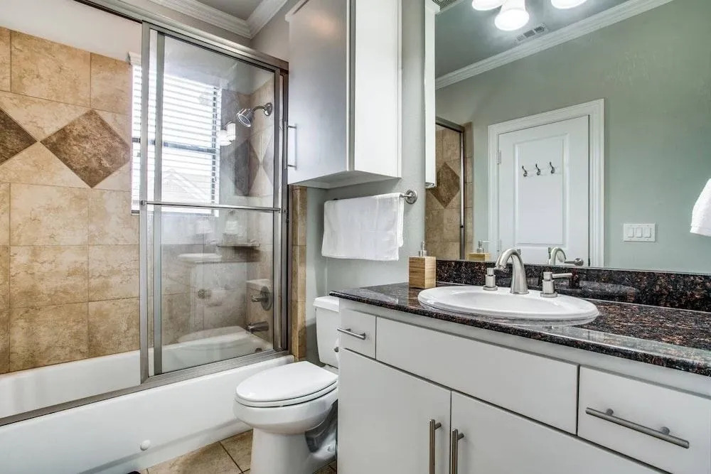 Gorgeous Oak Lawn Townhouse KING BEDS