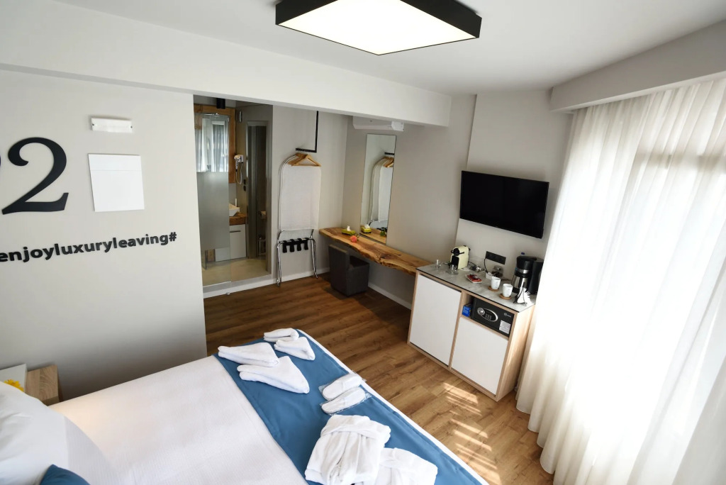Mystique Luxury Suites
