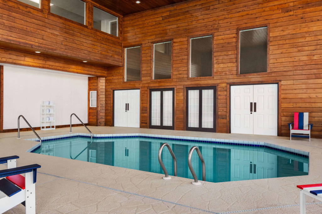Ramada by Wyndham Richland Center