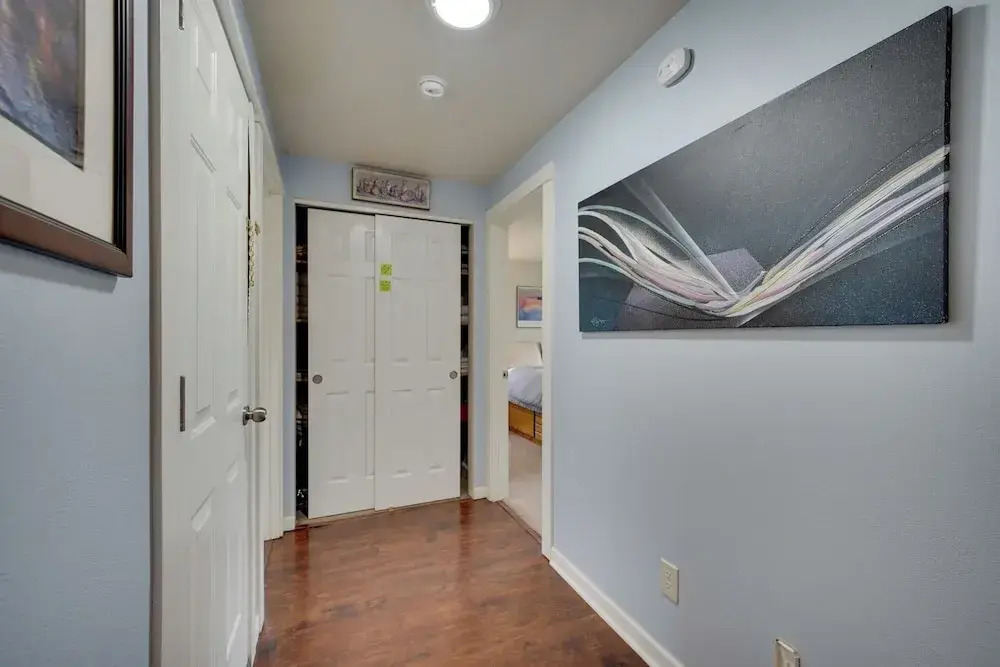 4 Mi to UO! Convenient Springfield Apt w/ Deck