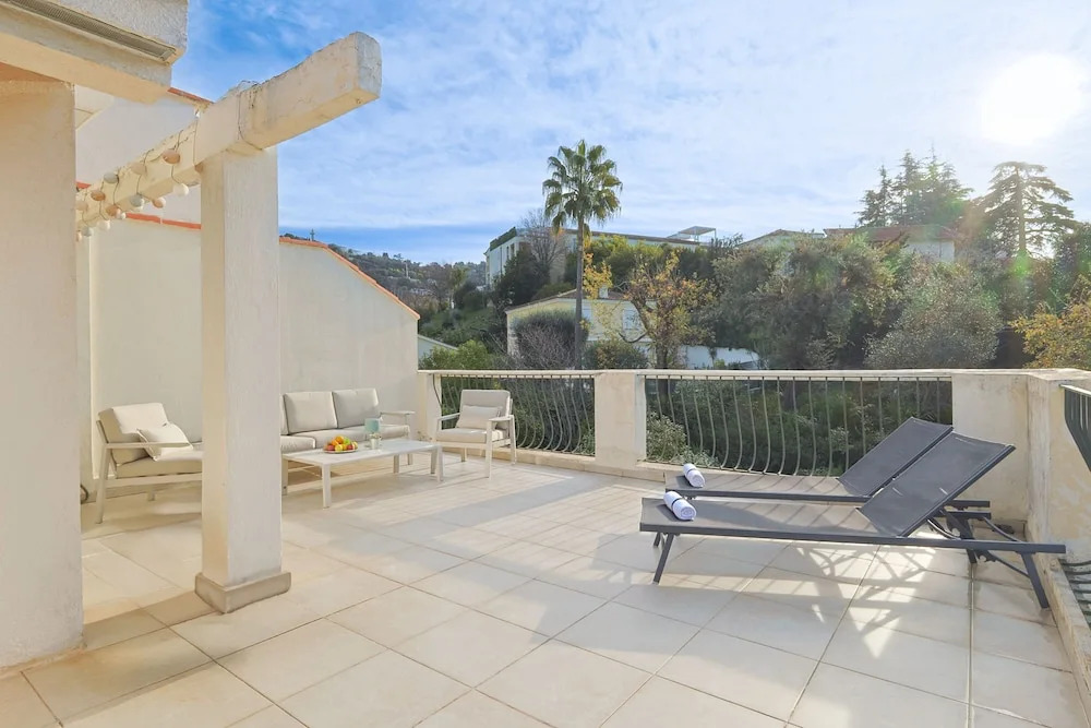 221 Le Bella in Cannes