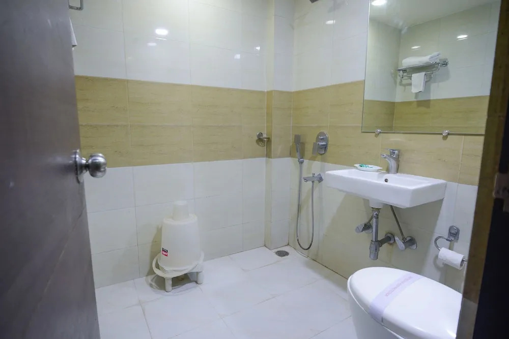 Fabhotel Kamla Regency