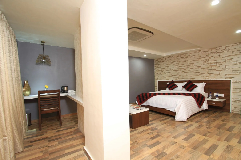 Icon Business Hotel by Bhagini