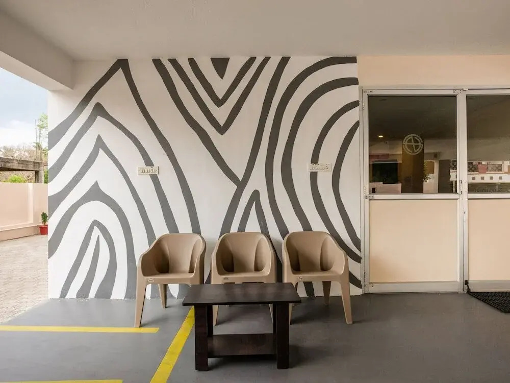 Beehive Inn By OYO Rooms