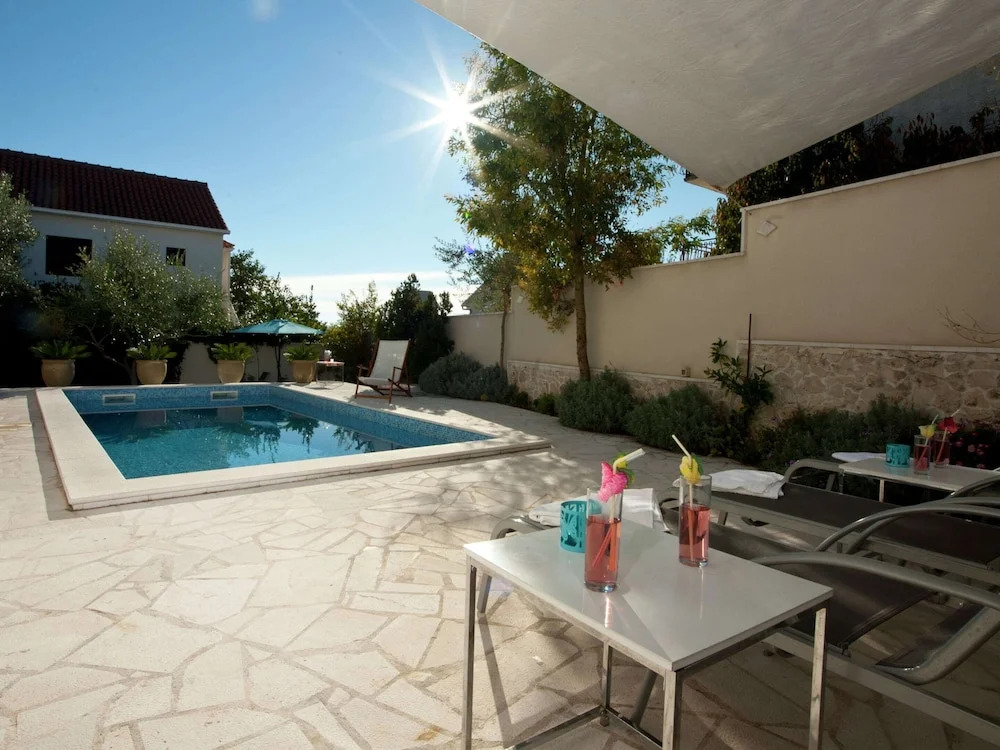 Holiday Home in Okrug Gornji Near the Sea