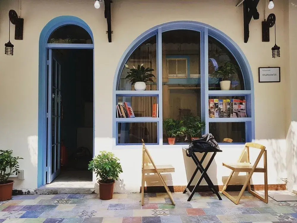 KHA Hostel & Cafe