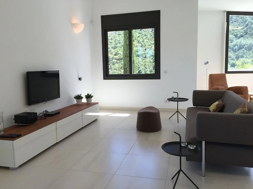 Gorgeous Villa in Santa Cristina D'aro With Pool