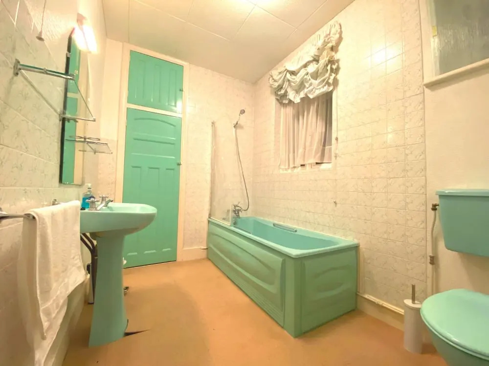 Bright and Spacious 4 Bedroom Home