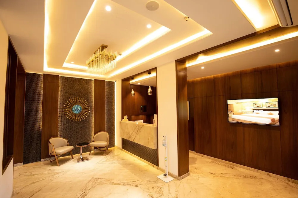 Tripli Hotels Shourya Residency