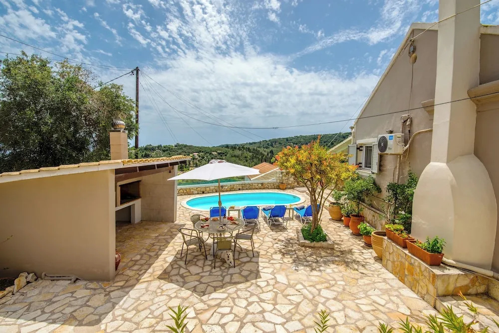 Loggos Seaview Cottage with Pool by Konnect