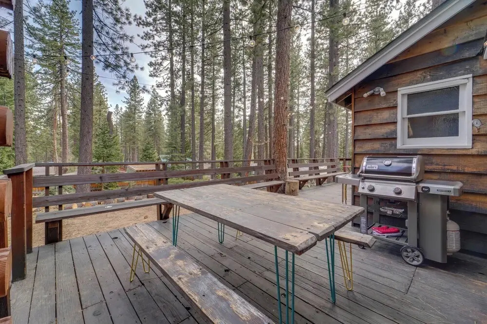 Boutique + Artsy Log Cabin in North Lake Tahoe!