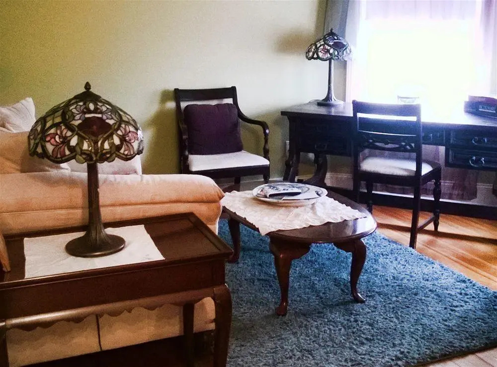 Naomis Inn Bed & Breakfast