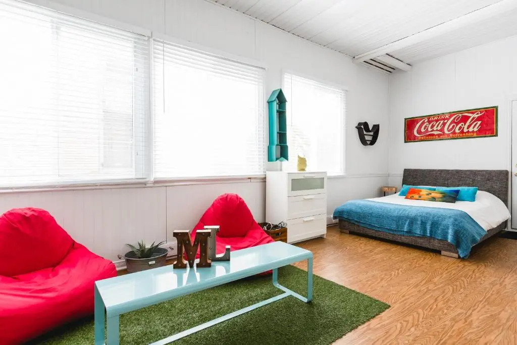 MTLVacationRentals - The City Chalet