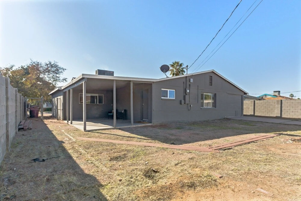 Cozy Papago Home In Old Town Near Zoo, Casino, Golf, And More! 5 Bedroom Home by Redawning