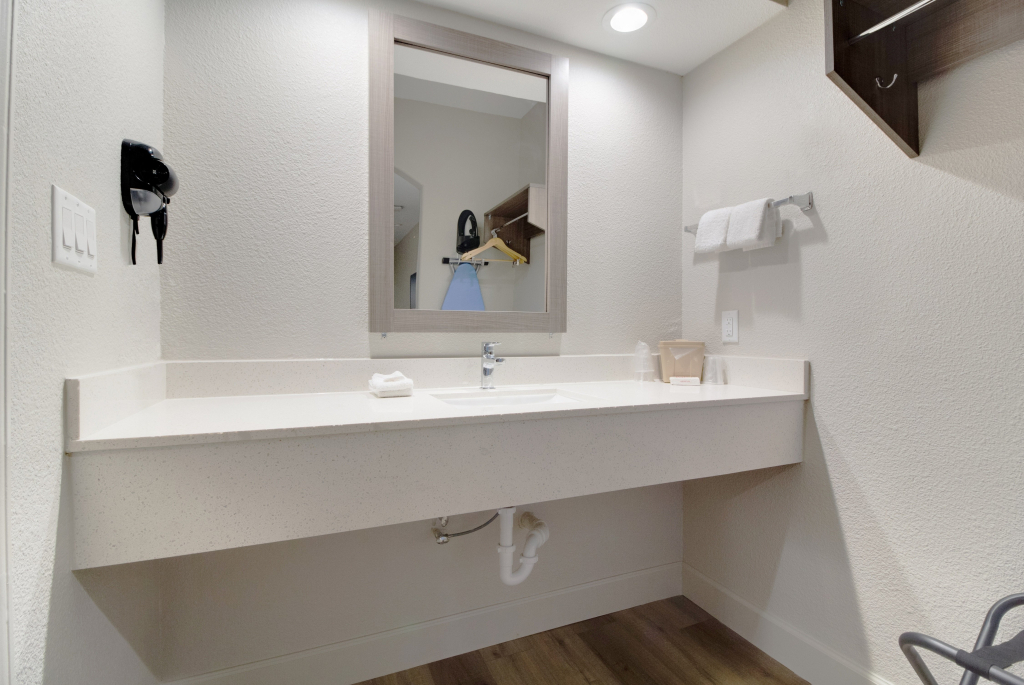 Red Roof Inn PLUS + Galveston - Beachfront