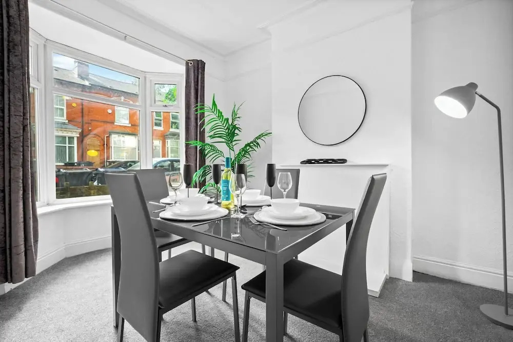 Cosy Three Bedroom Family Home With Garden