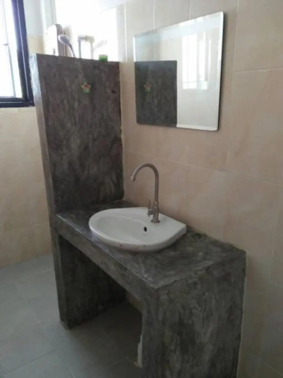 Top Harvest Rental Hostel