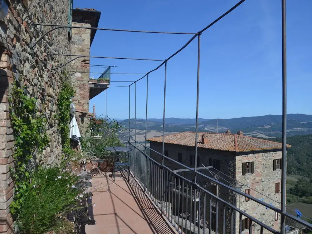 Tuscan Hilltop Getaway