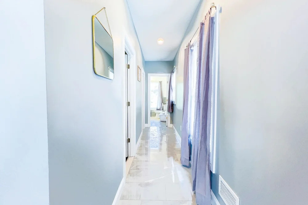 Group Friendly 6BR Near Aquarium & Niagara Falls