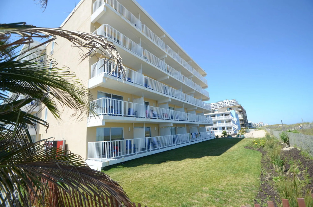 SeaLoft Oceanfront Hotel